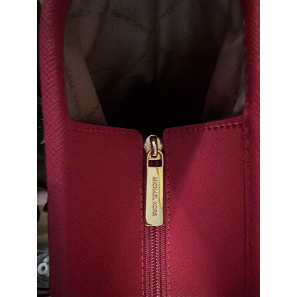 Michael Kors Jet Set Large Tote Fuchsia Pink Saffiano Leather Top Zip Gold. EUC! - Picture 16 of 16
